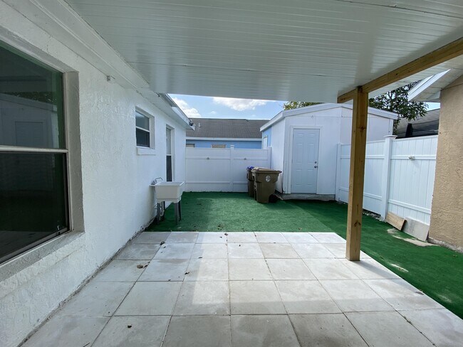 Building Photo - 2361 Harbor Town Dr