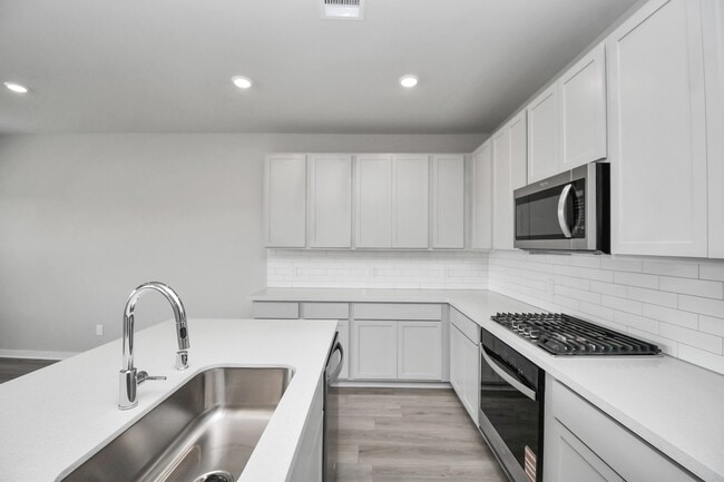 Building Photo - 6702 Arabella Lakes Dr