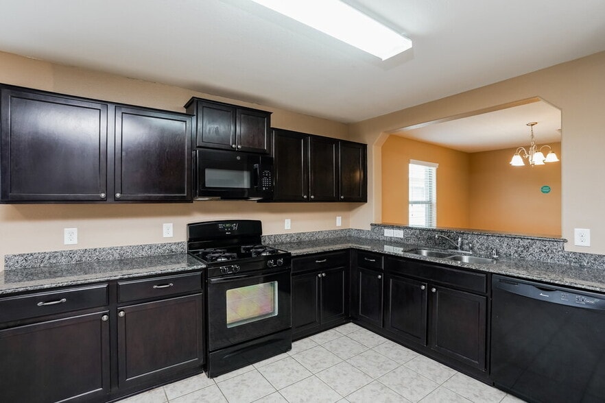 Building Photo - 21370 Beacon Springs Lane