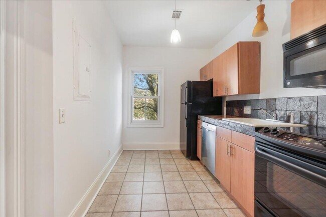 Building Photo - 216 W Anderson St