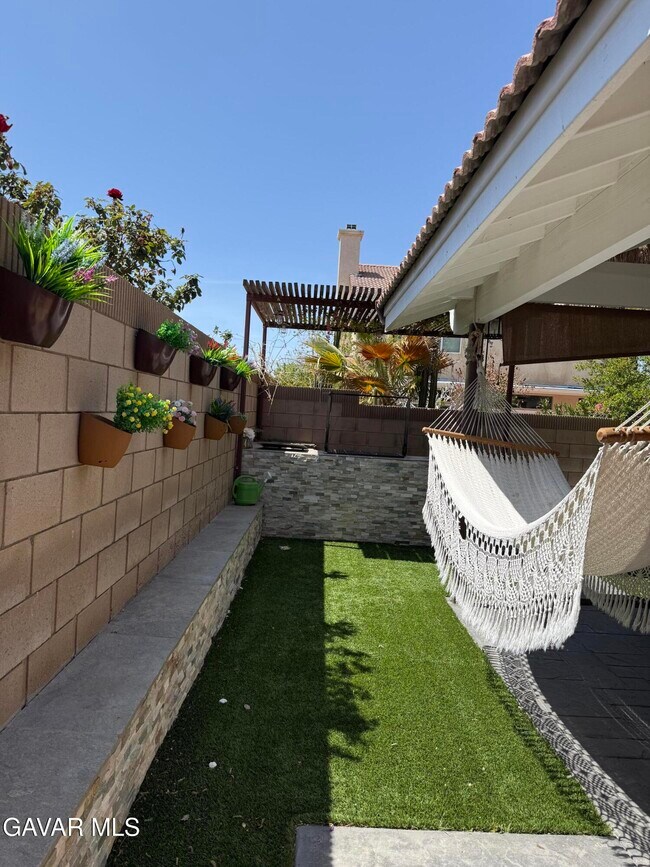 Building Photo - 44637 Cerisa St
