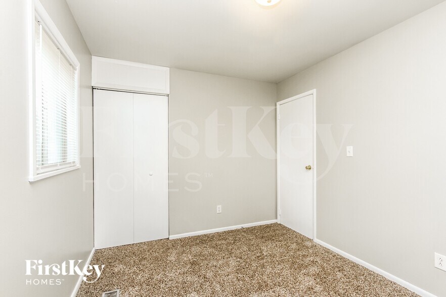 Building Photo - 1541 Younce St