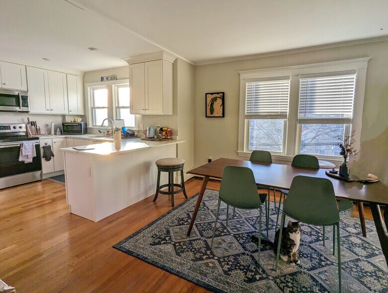 Building Photo - 28 Fairmount Ave