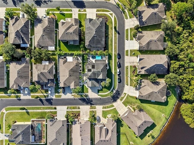 Building Photo - 2624 Kenchester Loop