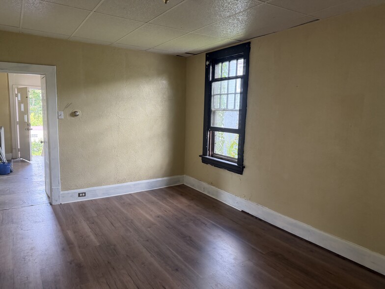 Building Photo - 417 Grove Ave