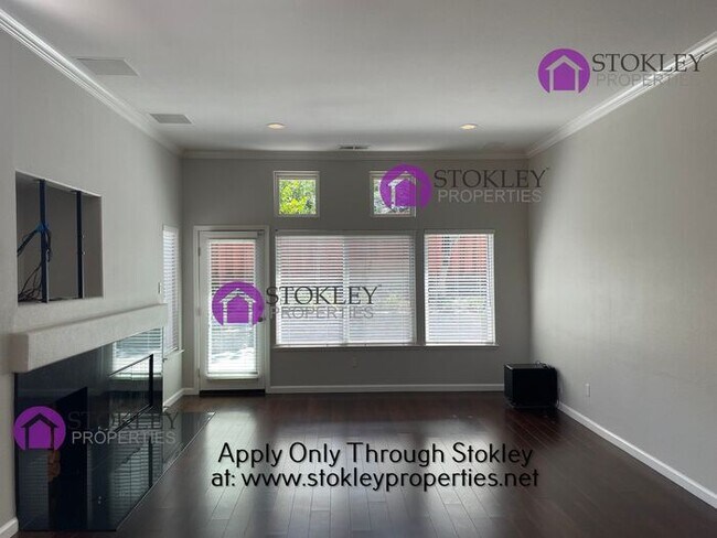 Building Photo - 208 Stetson Dr
