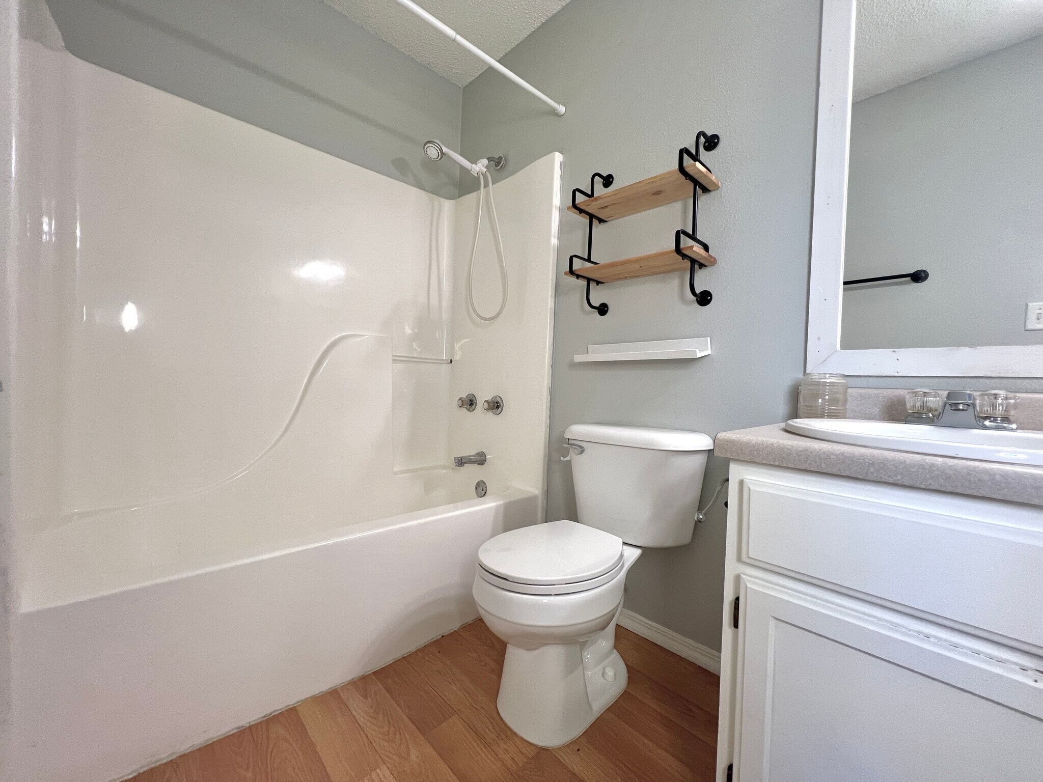 Building Photo - 14101 Cherry Hill Dr