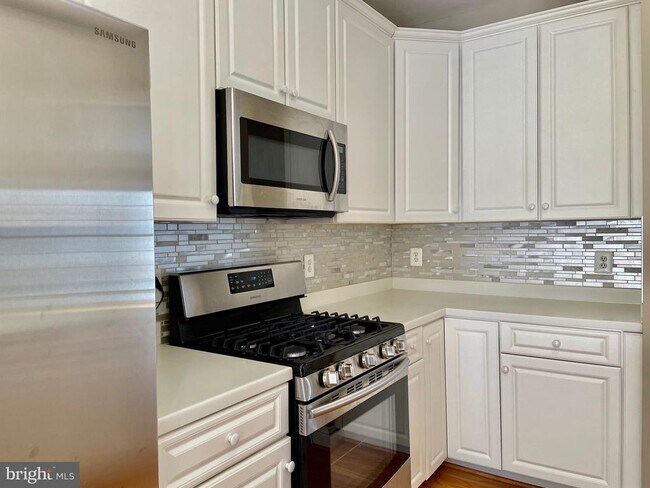 Building Photo - 1030 Grand Oak Way