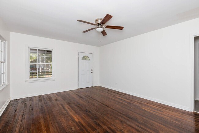 Building Photo - 1830DUPLEX