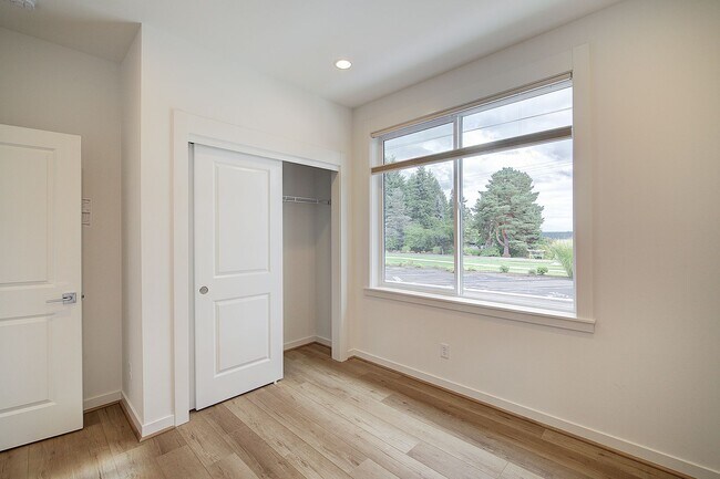 Building Photo - 2bd/1.75ba Kirkland House
