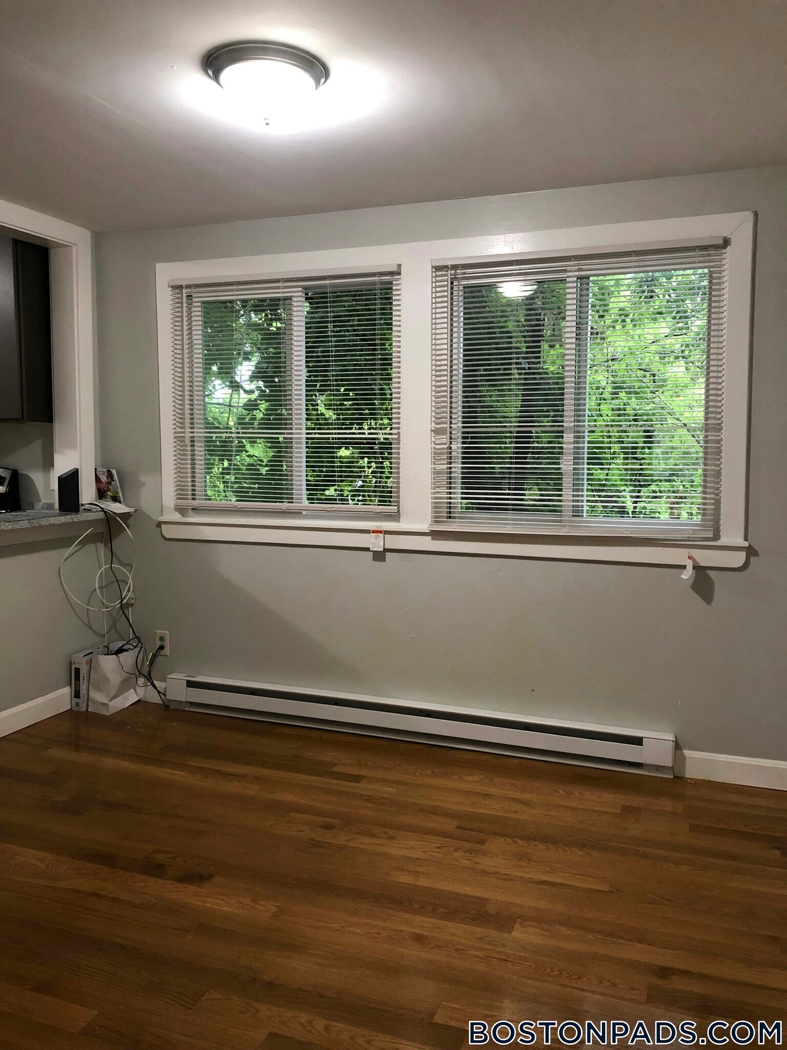 Building Photo - 94 E Cottage St