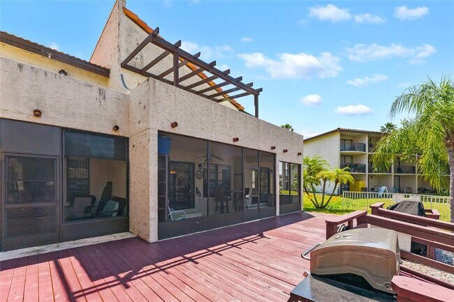 Building Photo - 2571 Cyprus Dr