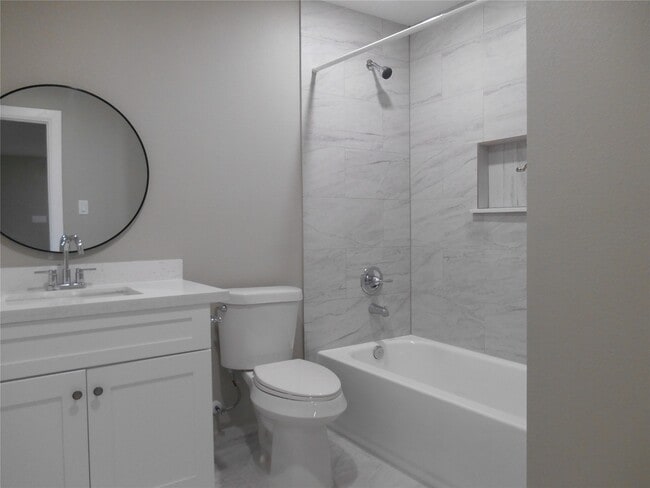 Building Photo - 1547 Greenfield Rd