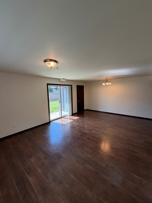 Building Photo - 2041 Andress Ln
