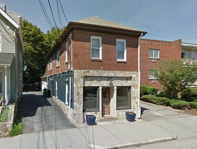 Building Photo - Gorgeous 1.5 bed with great location in Newton available NOW!