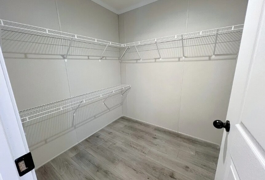 Building Photo - 6550 S Kimberly Dr