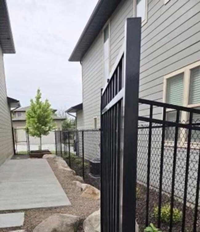 Building Photo - Gorgeous 4 Bedroom Home in Ogden