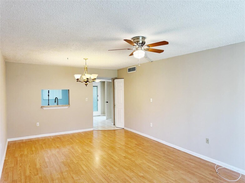 Building Photo - 1820 N Lauderdale Ave
