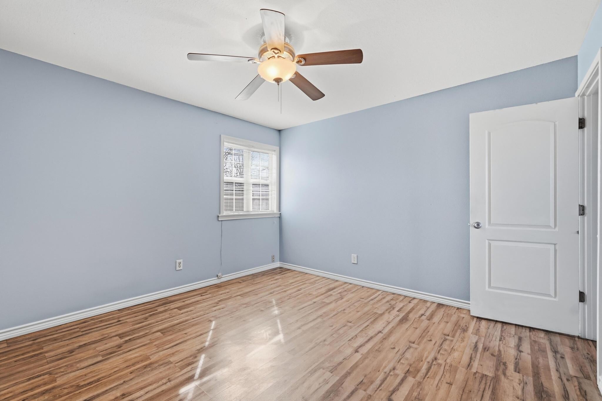 Building Photo - 1741 Pasadena Dr