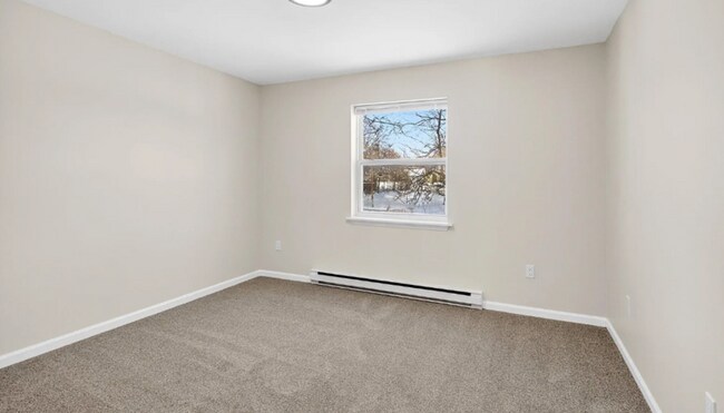 Building Photo - 13 Sligo St