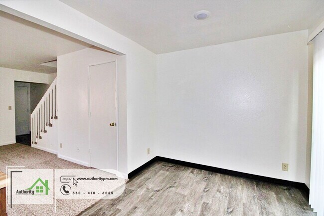 Building Photo - 2750 Shasta View Dr