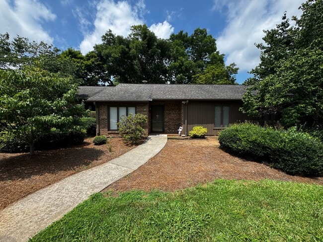 Building Photo - 104 Breckindale Cir