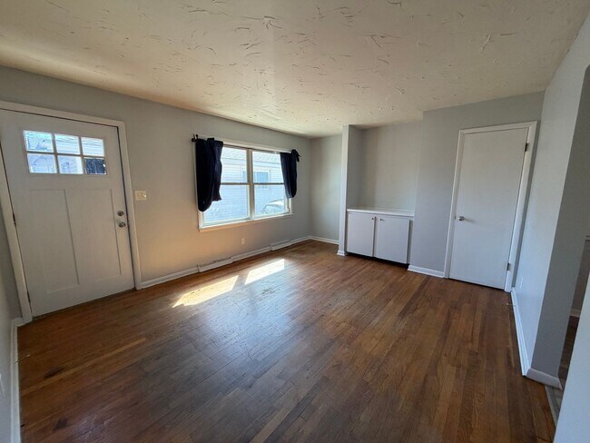 Building Photo - 805-807 Georgia Ave Akron OH 44306 MFH2 .T2