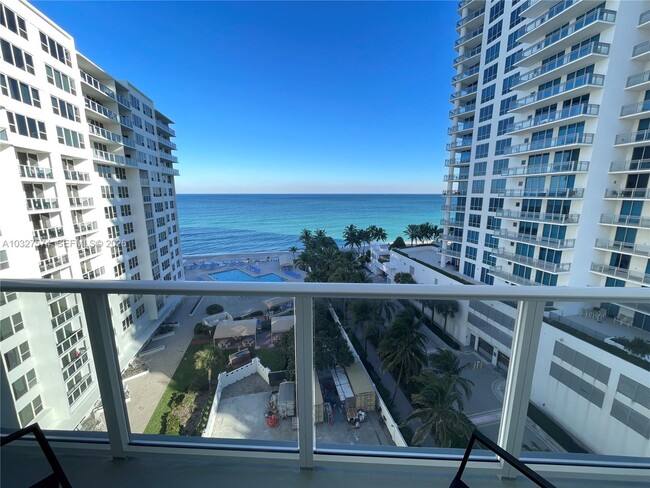 Building Photo - 3505 S Ocean Dr