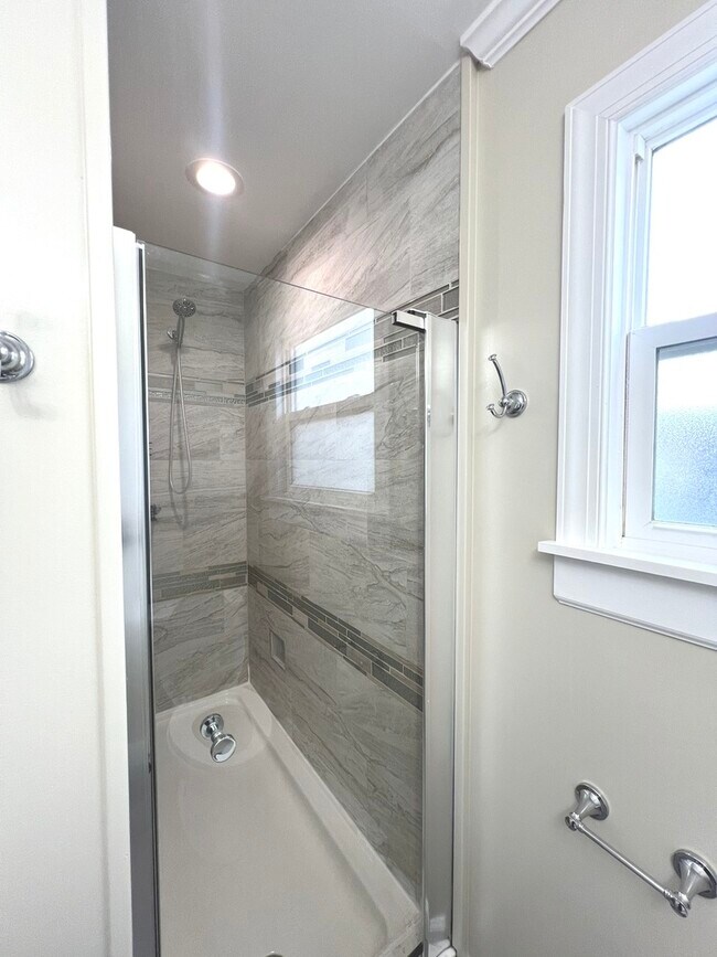 Building Photo - 206 Raupp Blvd