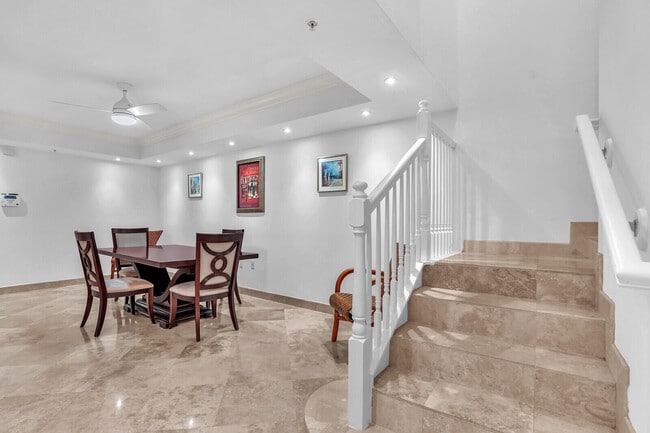 Building Photo - 2051 SE 3rd St