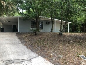 Building Photo - 3 Bed 1 Bath Home | Pet Friendly | Large F...
