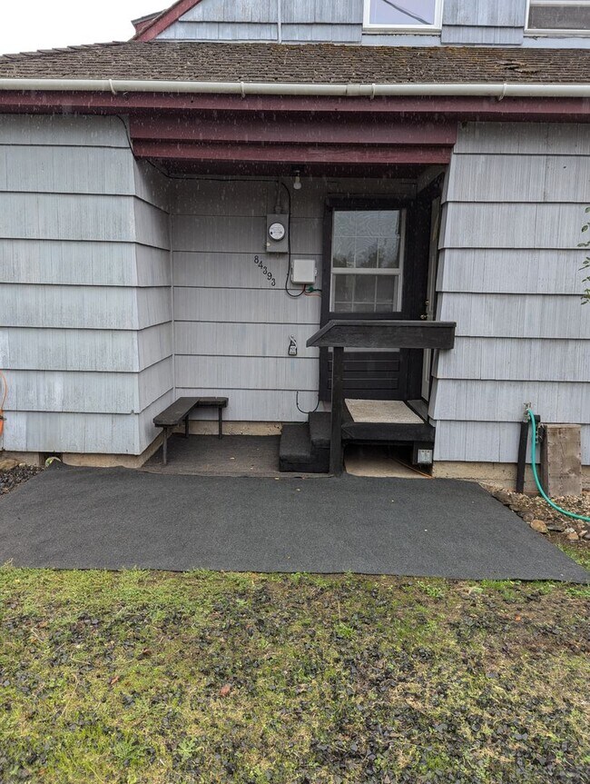 Building Photo - 3- bedroom 2-bathroom home in Pleasant Hill