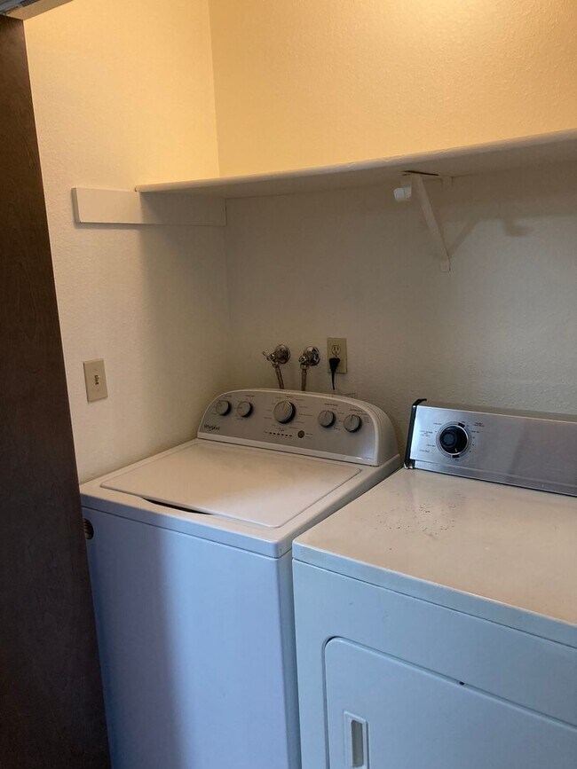 Building Photo - Lippman-3