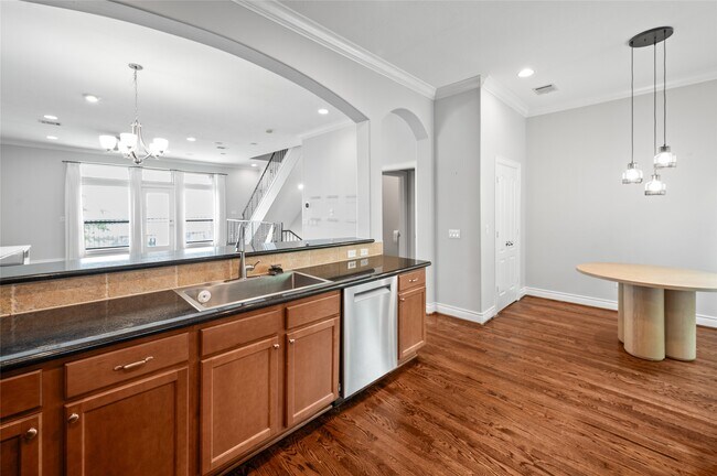 Building Photo - 1409 Rosedale St