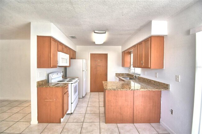 Building Photo - 914 Grape Ave