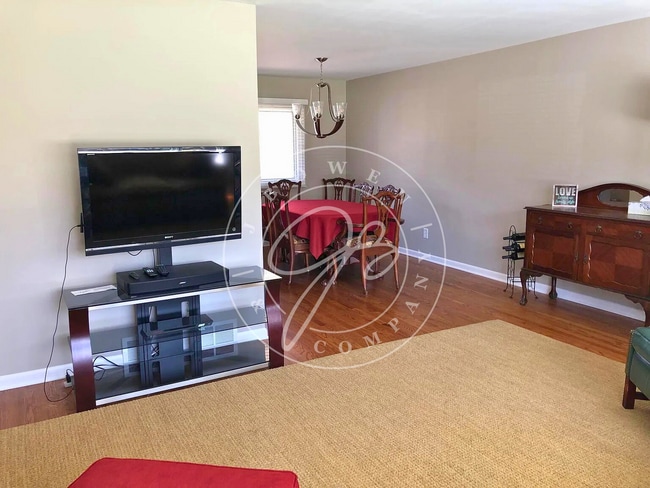 Building Photo - Beautiful 4-Bedroom Home in Lincoln Wood –...