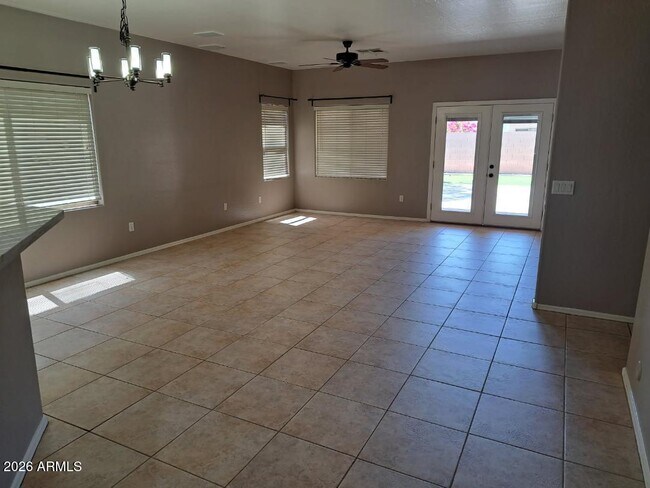 Building Photo - 2045 E Indian Wells Dr