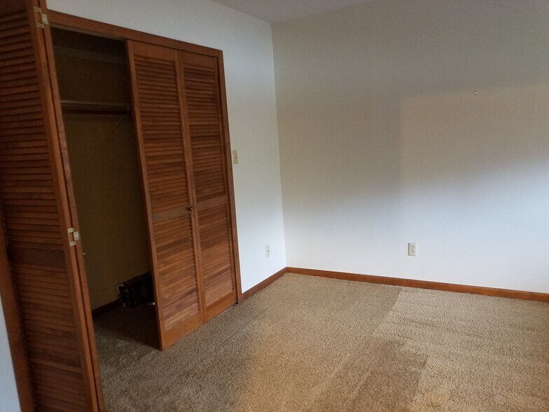 Building Photo - 2006 21 3/8 Street