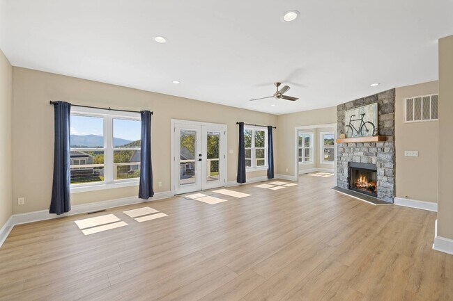 Building Photo - 43 Mcilwee Ln