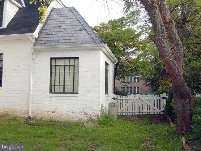 Building Photo - 4602 De Russey Pkwy