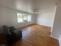 Building Photo - 118 Main St