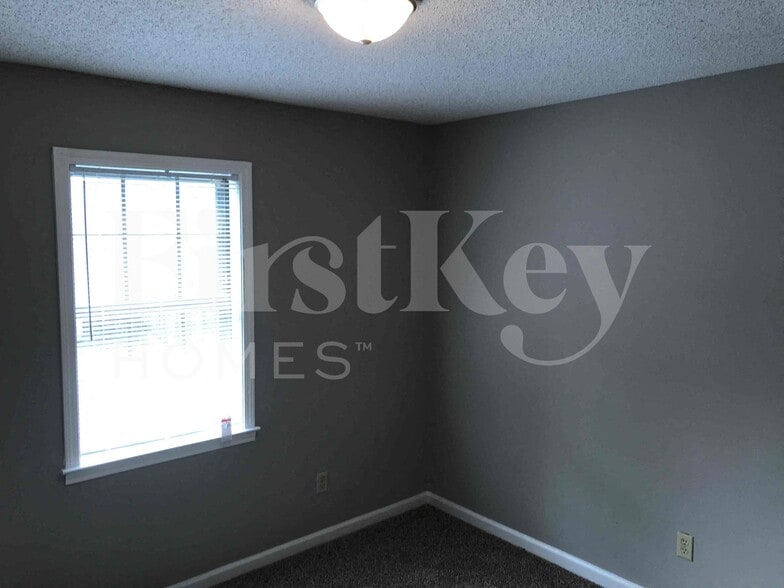 Building Photo - 5015 Hickory Bark Dr