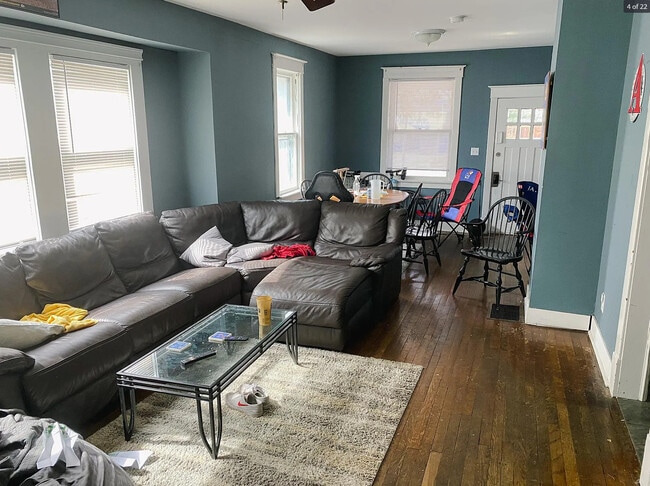 Building Photo - 1332 Massachusetts St