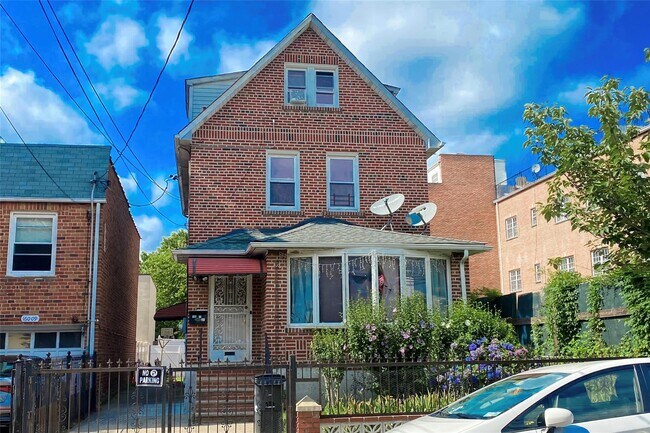 Primary Photo - 160-11 72nd Ave