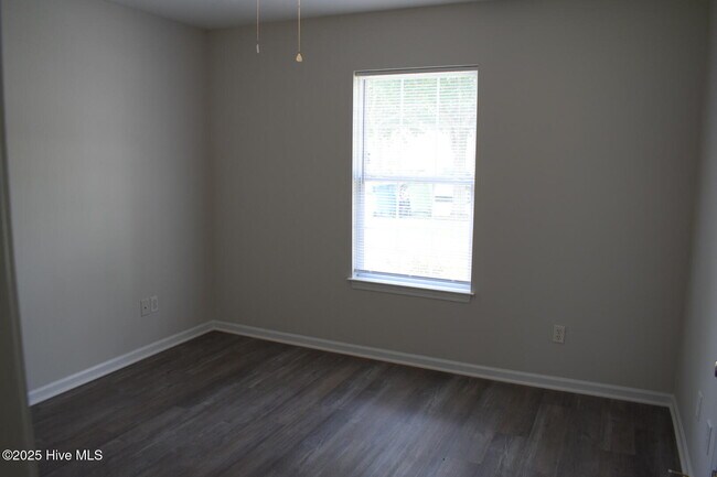 Building Photo - 708 Tabor Ln