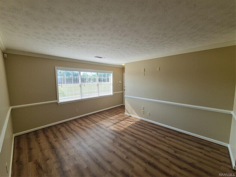 Building Photo - 3709 Le Bron Rd
