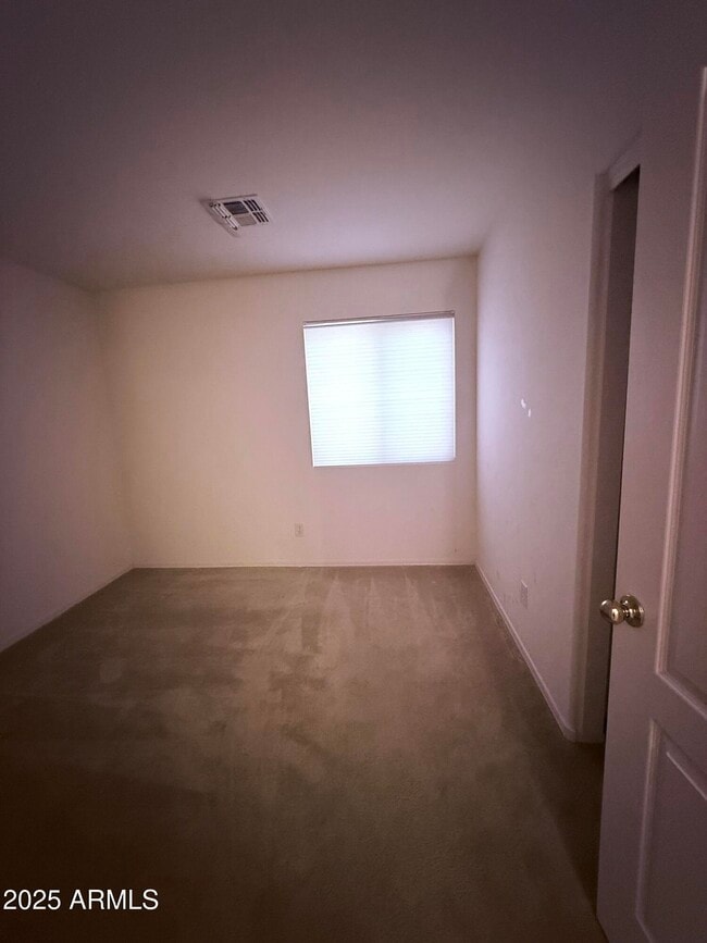 Building Photo - 320 Phantom Dr
