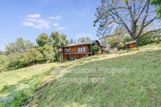 Building Photo - 5800 McKinley Dr