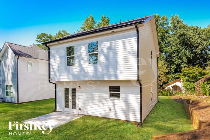 Building Photo - 3725 Corvette St