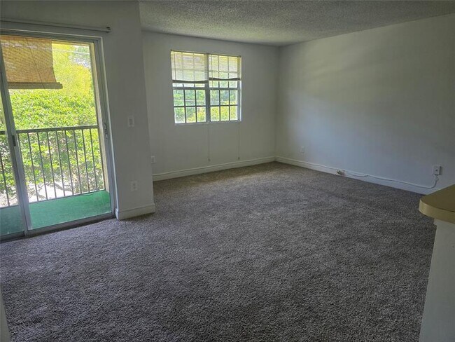 Building Photo - 1267 SW 46th Ave
